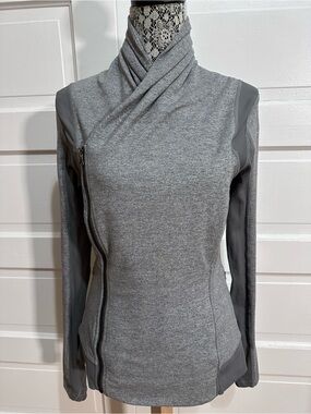 Lululemon Bhakti Yoga Jacket 8 Heathered Slate Grey Flattering Define Fit $128